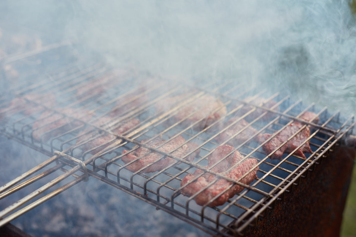 How to Read BBQ Smoke: Clean Flavor Starts with the Fire